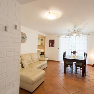 Roberta Apartment